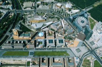 1999: Berlin, Hotel-, Büro- und Einzelhandelbau, Hochhaus